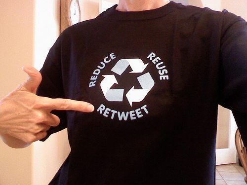 Average Twitter User Only Retweets 1 in every 318 Links Average Twitter User Only Retweets 1 in every 318 Links