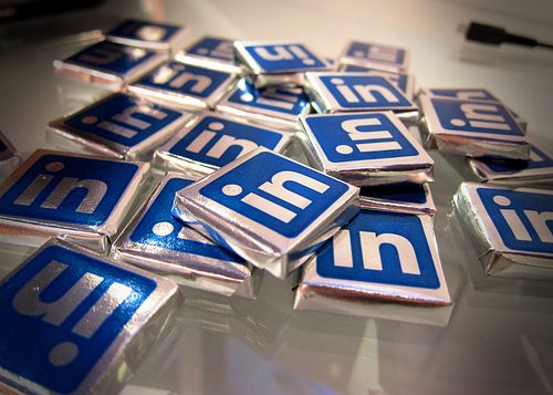 How do You Use LinkedIn INFOGRAPHIC How do You Use LinkedIn INFOGRAPHIC